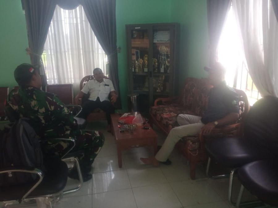 Babinsa Koramil 01/Siak Ajak Warga Merempan Hilir Perkuat Gotong Royong dan Waspada Bencana