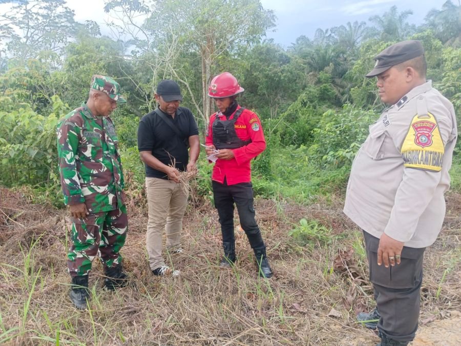 Babinsa Koramil 01/Siak Bersama Polri dan MPA Intensifkan Patroli Karhutla di Kecamatan Dayun