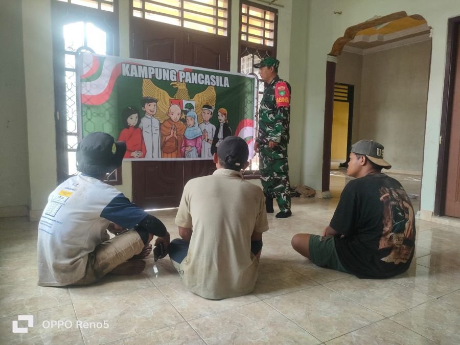 Babinsa Koramil 01/Siak Tanamkan Nilai Pancasila, Warga Diajak Aktif Jaga Kerukunan dan Keamanan