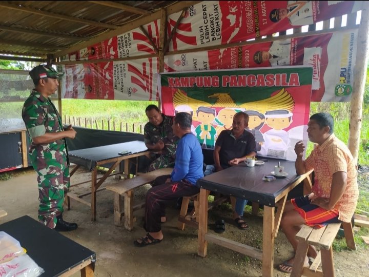 Babinsa Koramil 01/Siak Tanamkan Nilai Pancasila dan Semangat Gotong Royong kepada Masyarakat
Siak.
