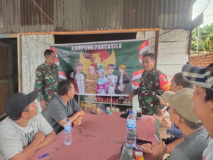 Babinsa Koramil 01/Siak Tanamkan Nilai Pancasila, Warga Srigading Didorong Perkuat Kerukunan