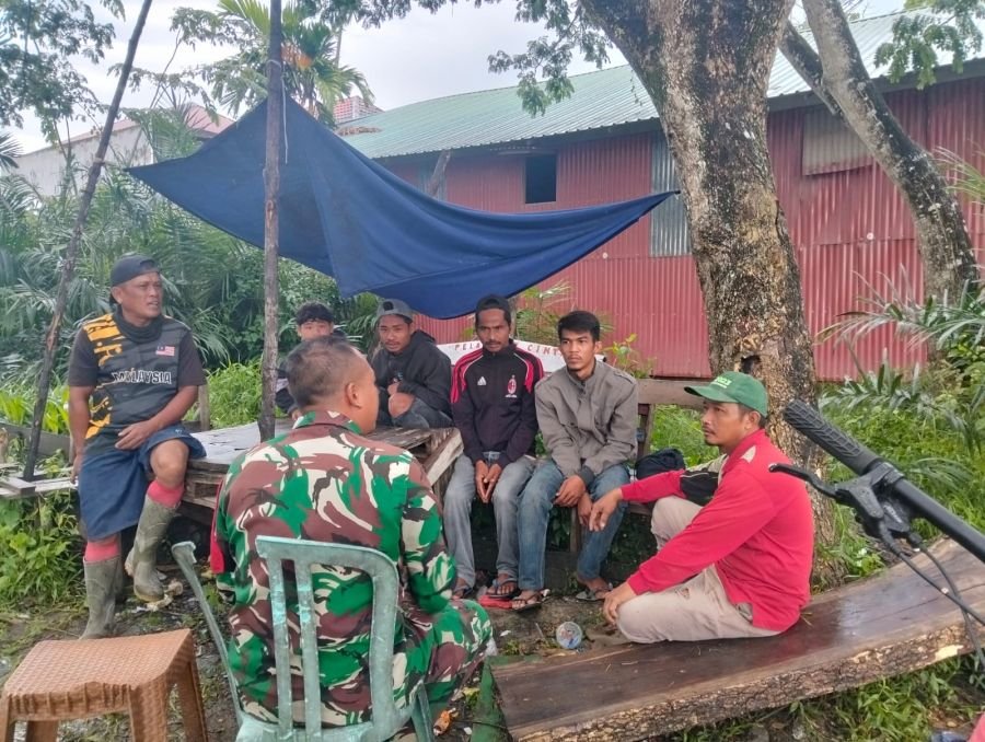 Babinsa Koramil 01/Tbh Sertu Suratno Ajak Tokoh Masyarakat Perketat Pengawasan Anak dari Narkoba
