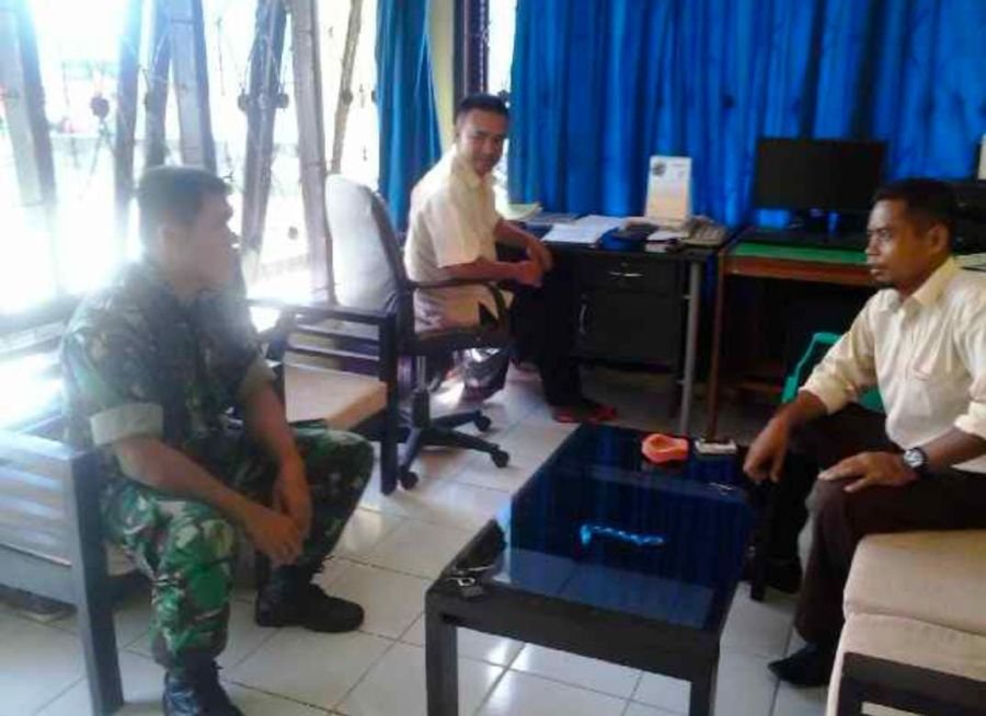 Babinsa Koramil 01/Tembilahan Serka Surung Simbolon Jaga Kedekatan dengan Aparatur Kelurahan