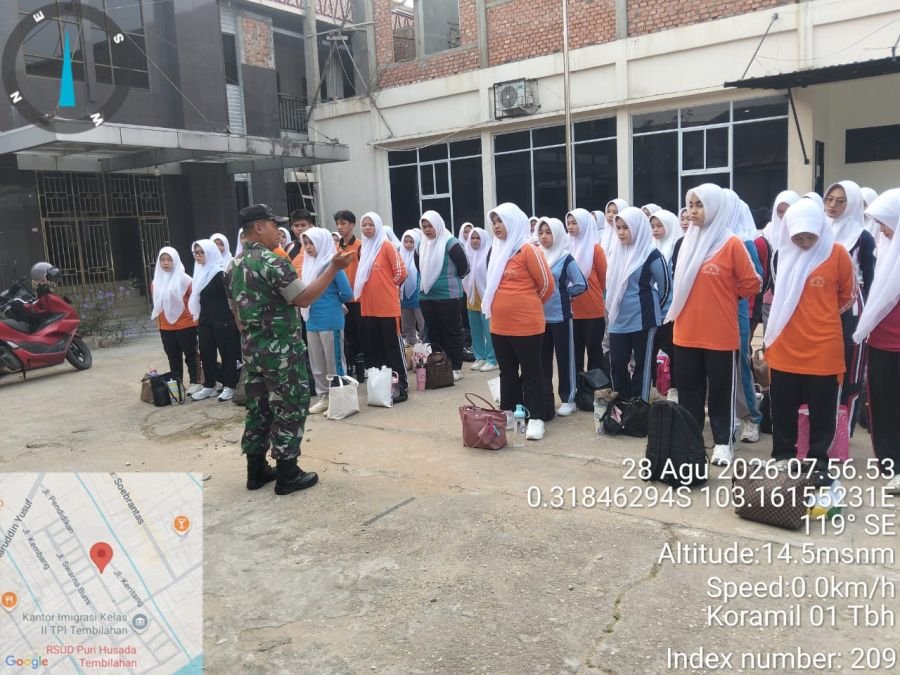 Babinsa Koramil 01/Tembilahan Serka M. Yasin Latih LKBB Mahasiswa Akbid, Tanamkan Disiplin