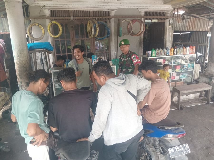 Babinsa Koramil 01/Tembilahan Sertu Deni Sutrisno Gencarkan Edukasi Pencegahan Karhutla