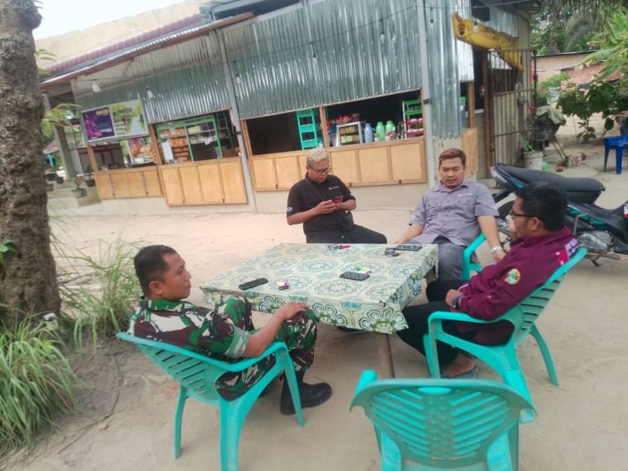 Babinsa Koramil 02 Ajak Warga Teluk Mesjid Cegah Karhutla