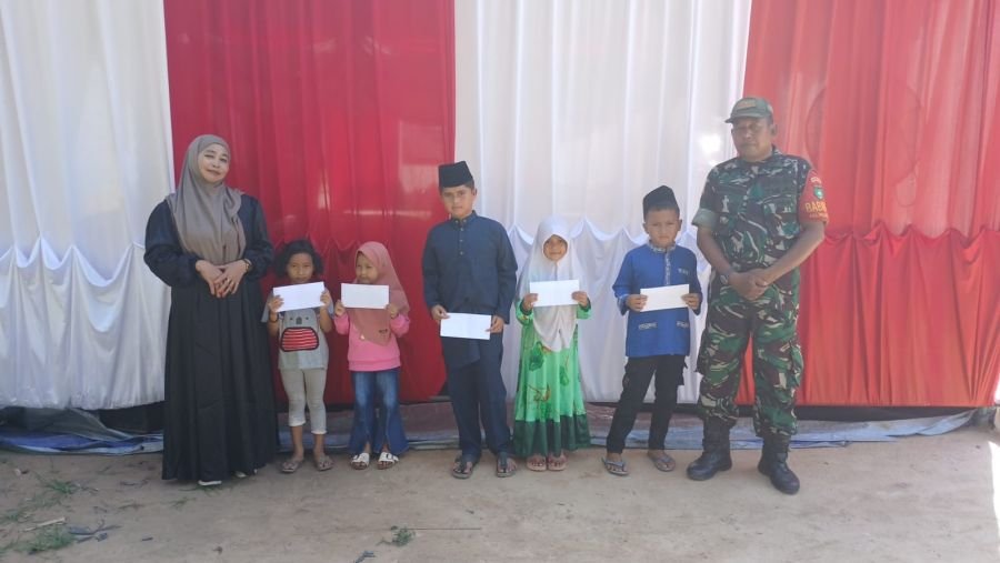 Babinsa Koramil 02 Kodim 0320/Dumai Berikan Bantuan Anak Yatim