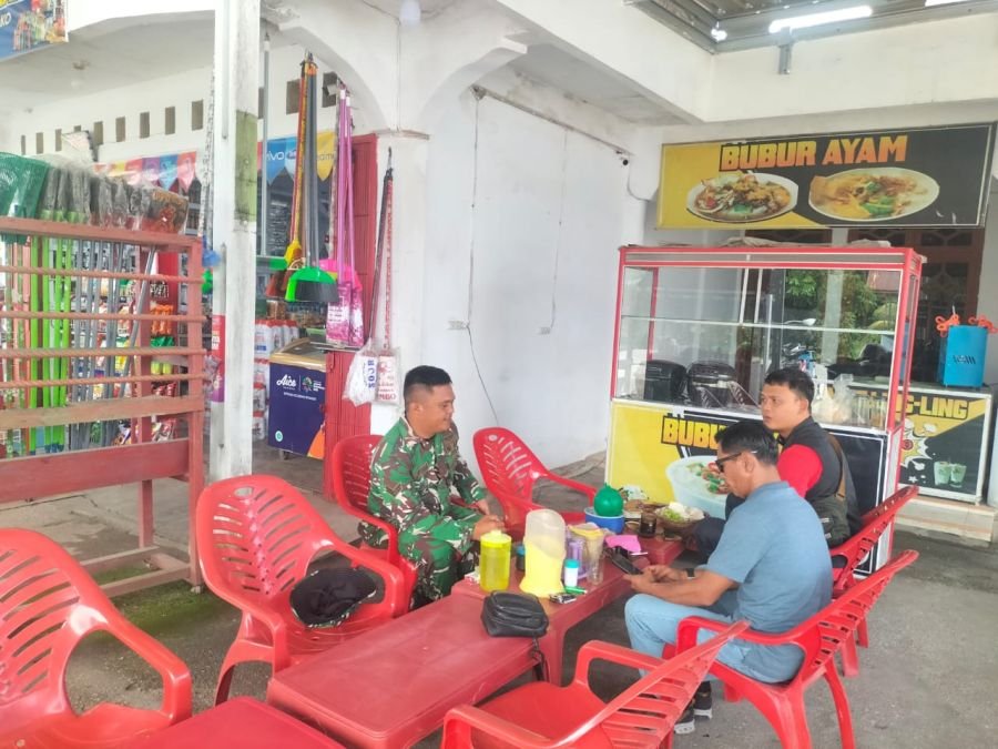 Babinsa Koramil 02 Sungai Apit Ingatkan Warga Cegah Karhutla