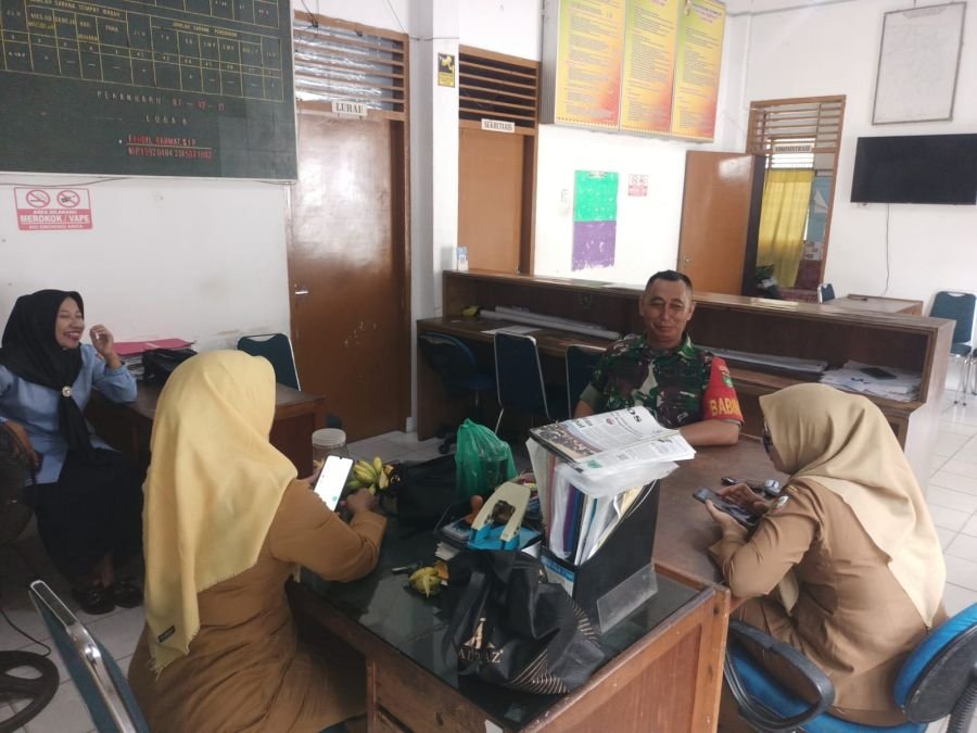 Babinsa Koramil 02/Kota Dorong Peran Aktif Perempuan dalam Menjaga Kamtibmas