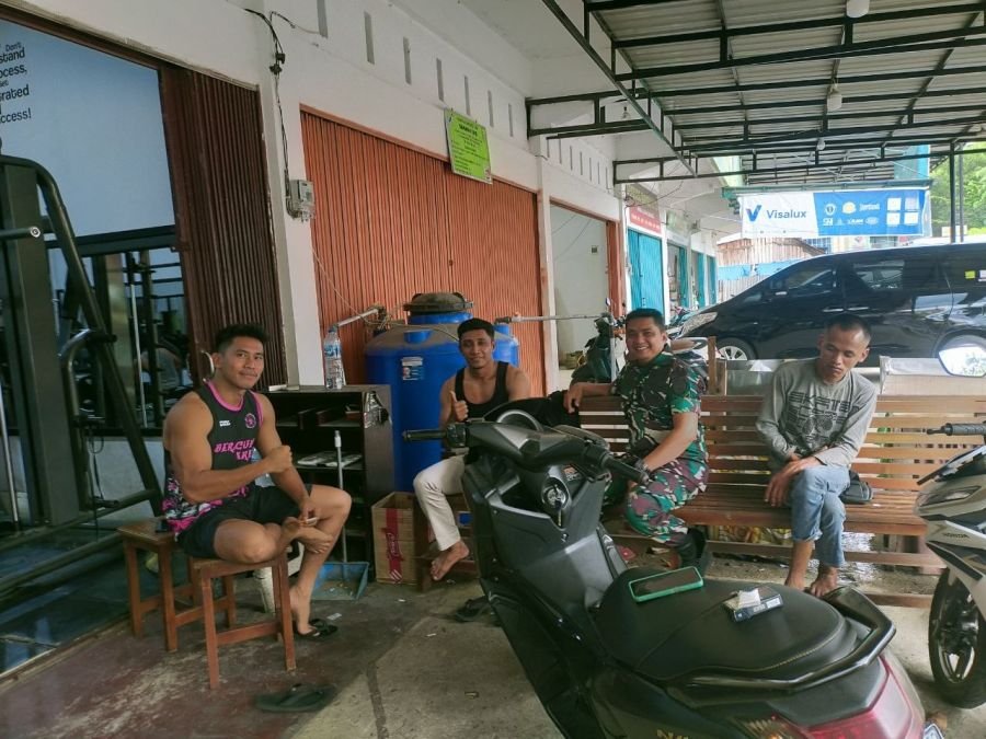 Babinsa Koramil 02/KT Ajak Pemuda Koto Taluk Jaga Kondusivitas