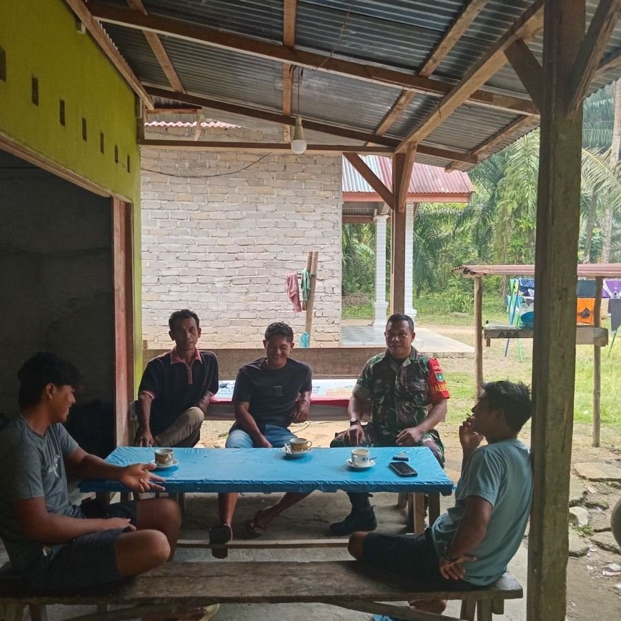 Babinsa Koramil 02/KT Aktif Jaga Komunikasi dengan Warga Pulau Aro