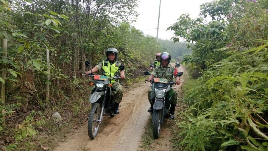 Babinsa Koramil 02/KT Patroli Cegah Karhutla di Seberang Taluk Hilir