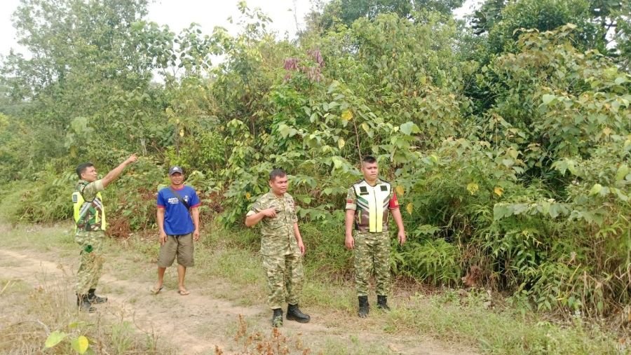 Babinsa Koramil 02/KT Patroli Cegah Karhutla di Beringin Taluk