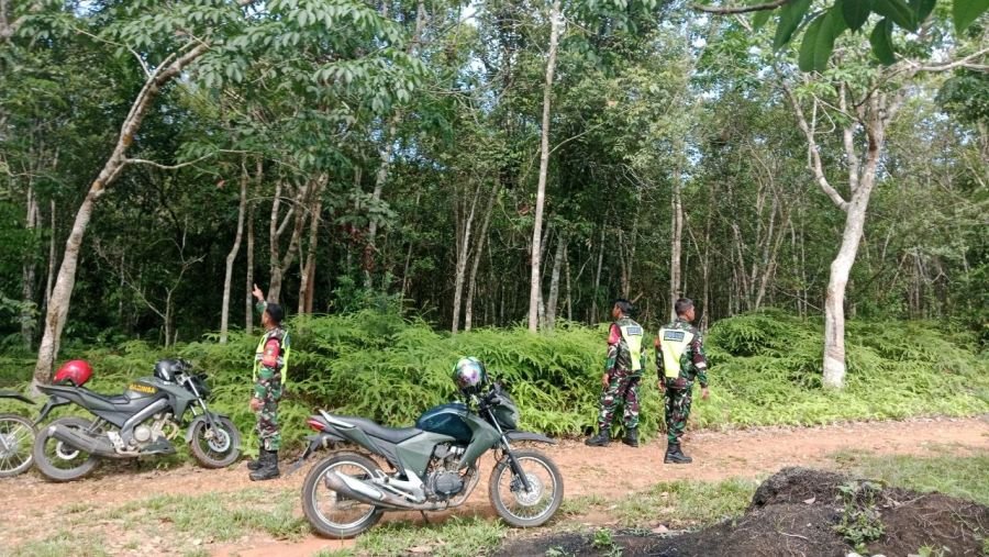 Babinsa Koramil 02/KT Perketat Patroli Karhutla di Geringging Jaya