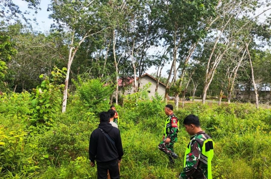 Babinsa Koramil 02/KT Perkuat Kesiapsiagaan Cegah Karhutla di Muaro Sentajo
