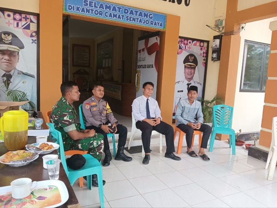 Babinsa Koramil 02/KT Perkuat Koordinasi dengan Pemerintah Sentajo Raya