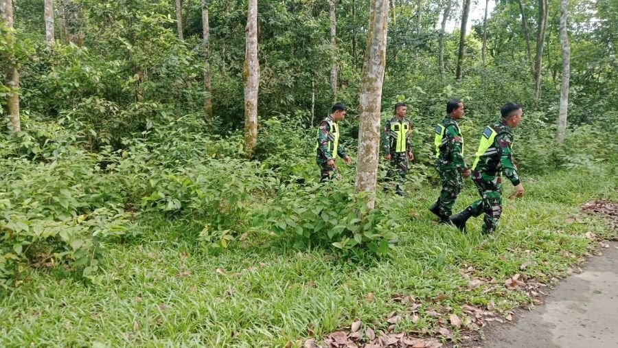 Babinsa Koramil 02/KT Perkuat Patroli Karhutla di Koto Kari