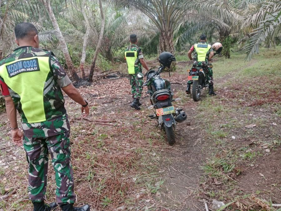 Babinsa Koramil 02/KT Perkuat Patroli Karhutla di Beringin Taluk