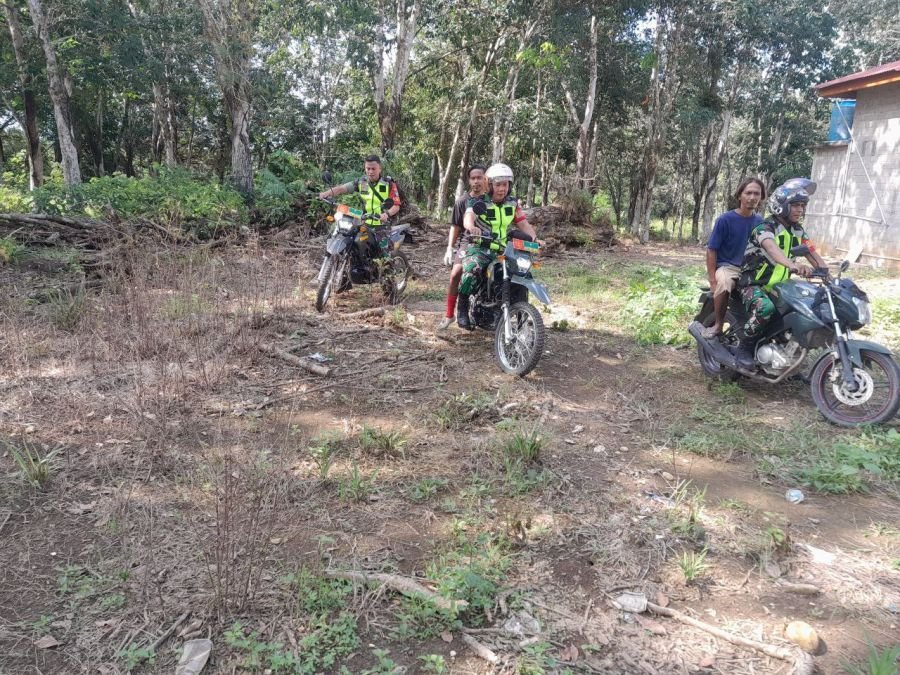 Babinsa Koramil 02/KT Perkuat Pencegahan Karhutla Lewat Patroli dan Sosialisasi