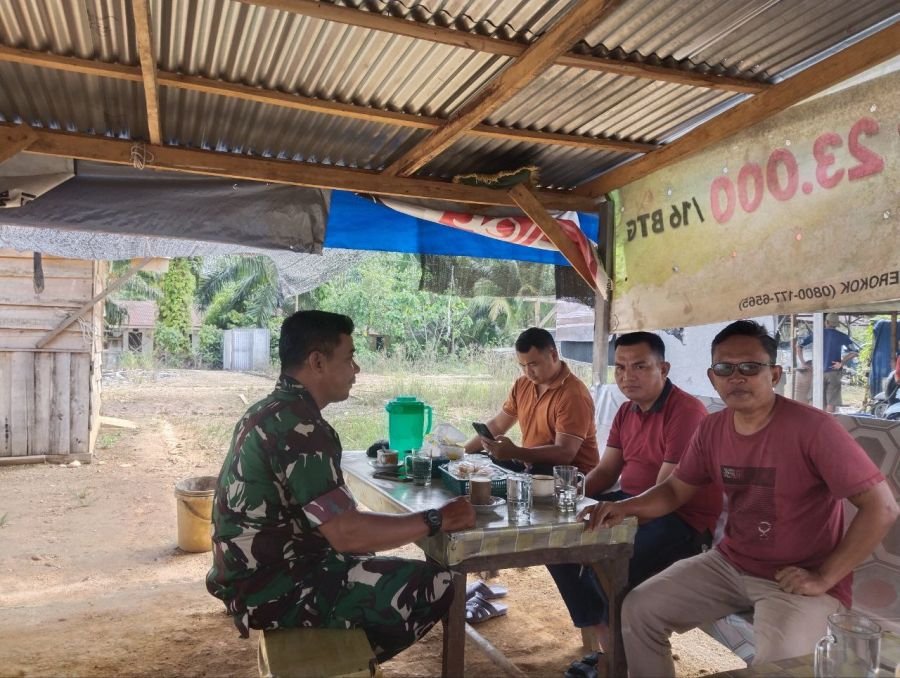 Babinsa Koramil 02/KT Rangkul Tokoh Pemuda, Perkuat Kekompakan Warga Binaan 
