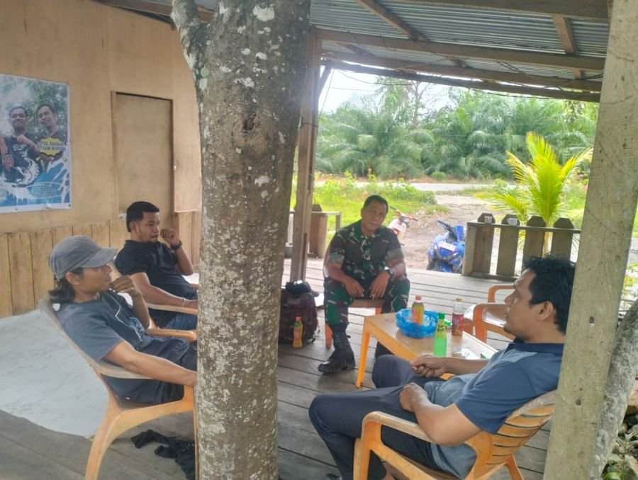 Babinsa Koramil 02/Sungai Apit Ajak Warga Bunsur Cegah Karhutla