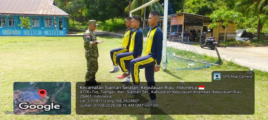 Babinsa Koramil 02/Tarempa Berikan Latihan PBB Dasar kepada Calon Paskibraka Kecamatan Siantan Selat