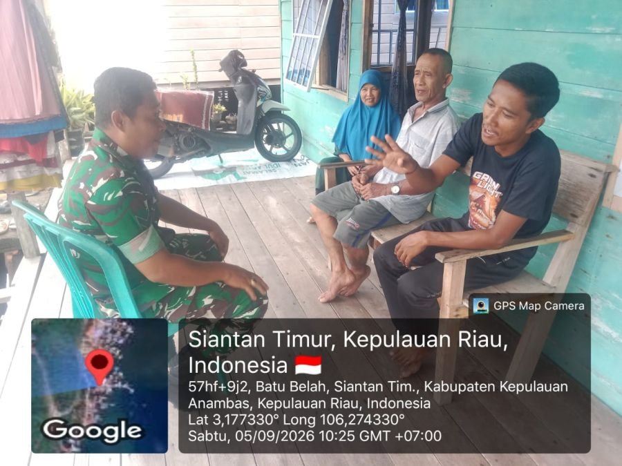 Babinsa Koramil 02/Tarempa Jalin Komsos dengan Warga Desa Temburun