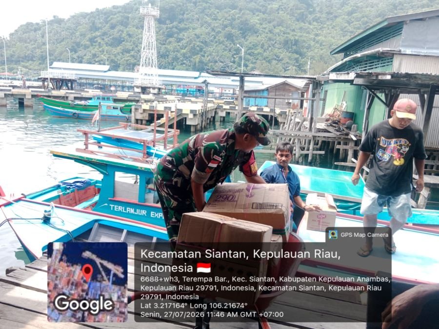 Babinsa Koramil 02/Tarempa Komsos Bersama Nelayan di Kelurahan Tarempa