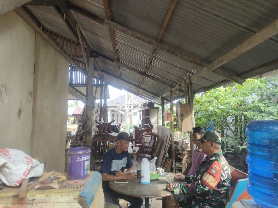 Babinsa Koramil 02/Tebing Tinggi Ajak Warga Banglas Perkuat Gotong Royong dan Keamanan Lingkungan