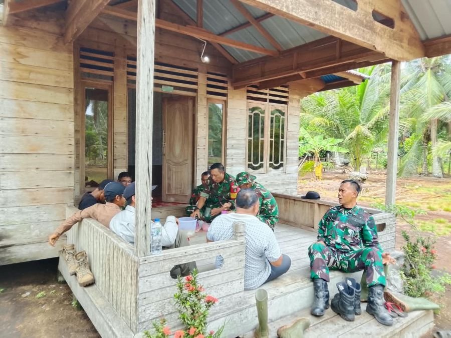 Babinsa Koramil 02/Tebing Tinggi Pererat Silaturahmi, Dekatkan TNI dengan Masyarakat Gemala Sari