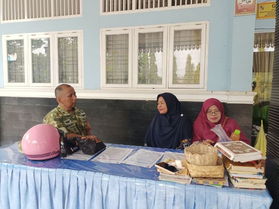 Babinsa Koramil 03/Senapelan Jalin Silaturahmi dan Komsos Bersama SMPN 12 Pekanbaru
