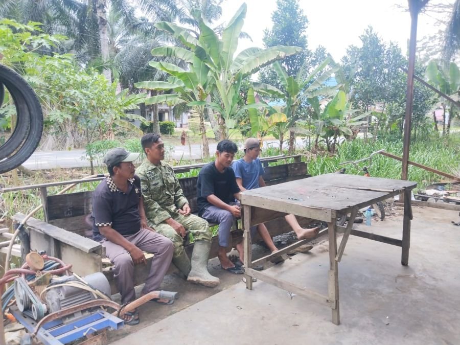 Babinsa Koramil 03/Sungai Sembilan Pererat Silaturahmi dan Kemanunggalan TNI dengan Masyarakat