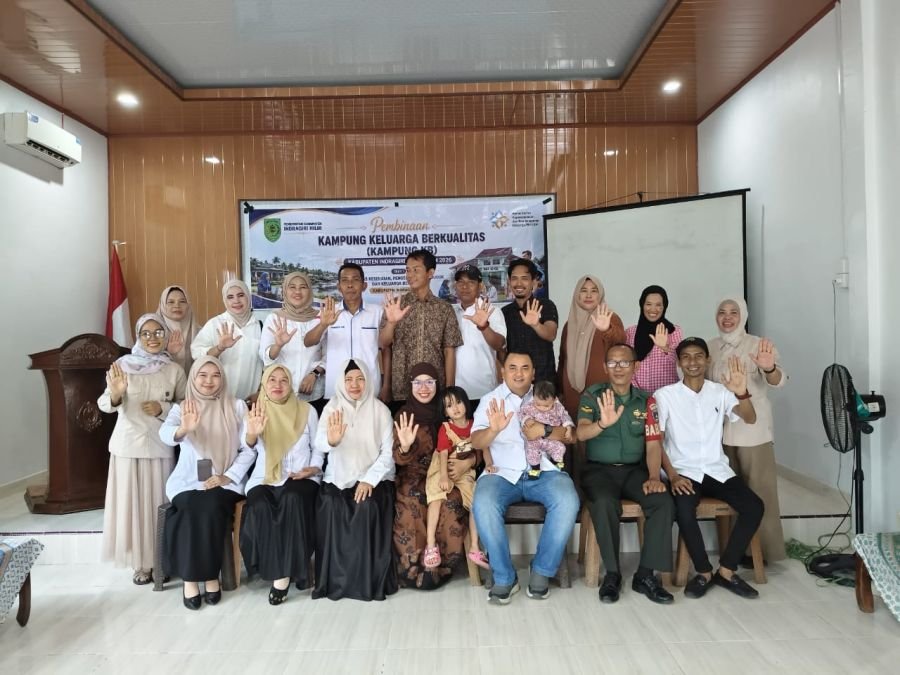 Babinsa Koramil 03/Tempuling Dorong Penguatan Keluarga Berkualitas di Sungai Gantang