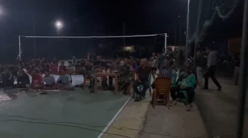 Babinsa Koramil 03/Tempuling Rangkul 100 Warga Lewat Nobar Final Piala Dunia