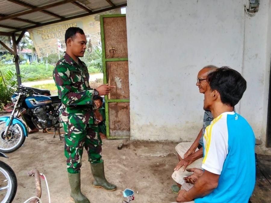 Babinsa Koramil 03/Tempuling Rangkul Tokoh Masyarakat, Perkuat Komunikasi di Rumbai Jaya