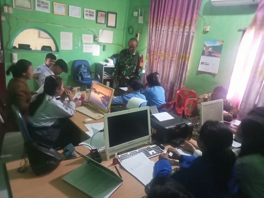 Babinsa Koramil 04 Rupat Aktif Pantau Perkembangan Wilayah Lewat Komsos