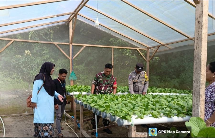 Babinsa Koramil 04/Dabo, bersama Bhabinkamtibmas Dampingi Kelompok PKK Desa Persing