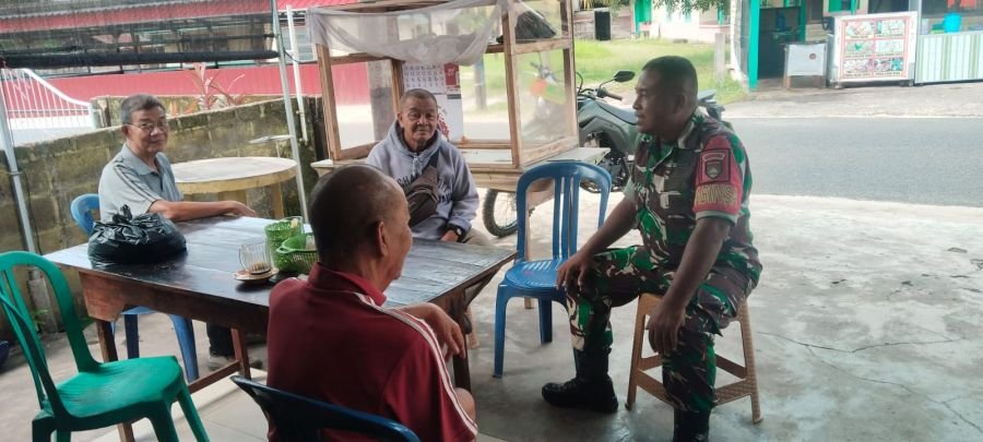 Babinsa Koramil 04/Dabo, Himbau Masyarakat Cegah Kenakalan Remaja di Singkep Barat
