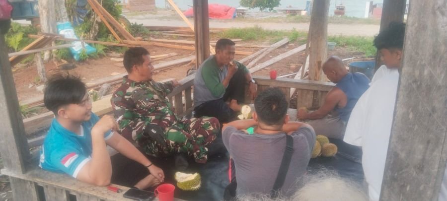 Babinsa Koramil 04/Dabo, Kodim 0315/TPI Laksanakan Komsos di Desa Marok Tua