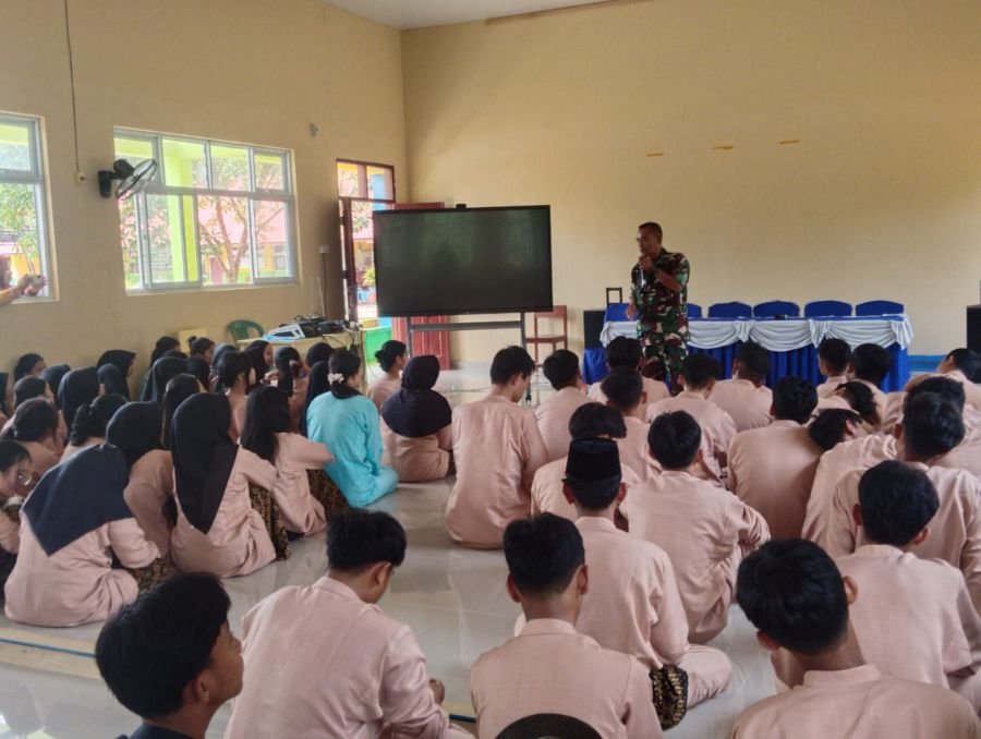 Babinsa Koramil 04/Dabo Serma Sahala Hutauruk, melaksanakan kegiat wasbang