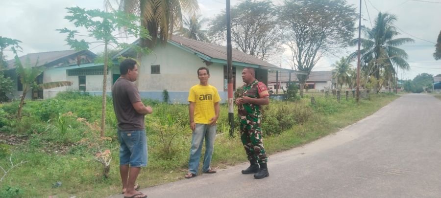 Babinsa Koramil 04/Dabo, Sertu Sugito, menggelar kegiatan sosialisasi tentang bahaya narkotika dan o