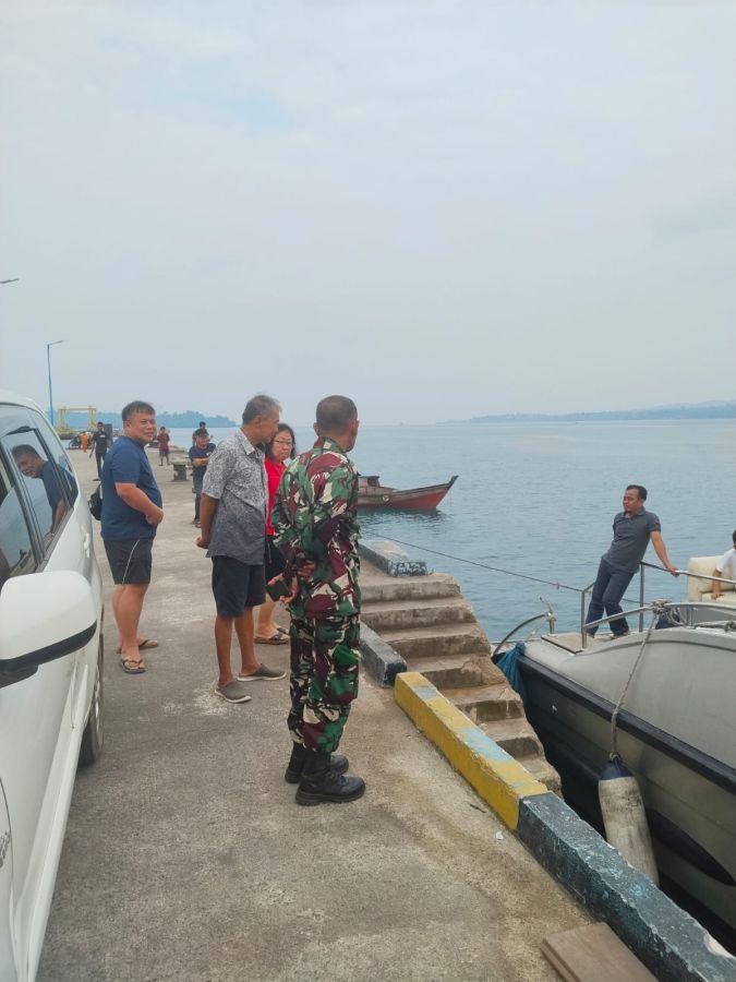 Babinsa Koramil 04/Dabo yang bertugas di Desa Jagoh, Kecamatan Singkep Barat, Kabupaten Lingga, Pelt
