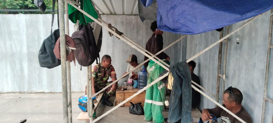 Babinsa Koramil 04/Dabo yang bertugas di wilayah Desa Tanjung Irat, Bakong, Langkap, Sungai Raya, da