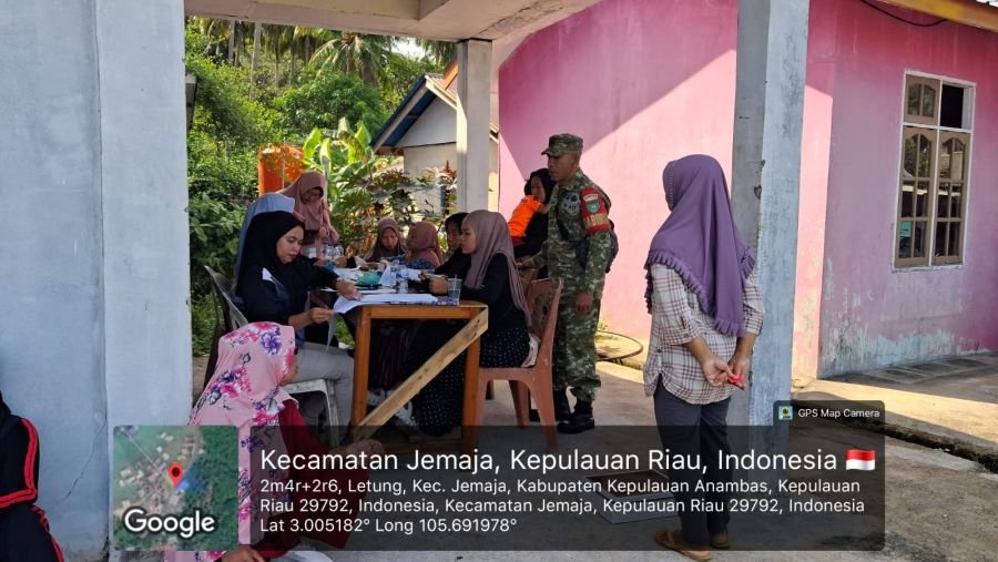 Babinsa Koramil 04/Letung Dampingi Layanan Kesehatan Gratis untuk Lansia