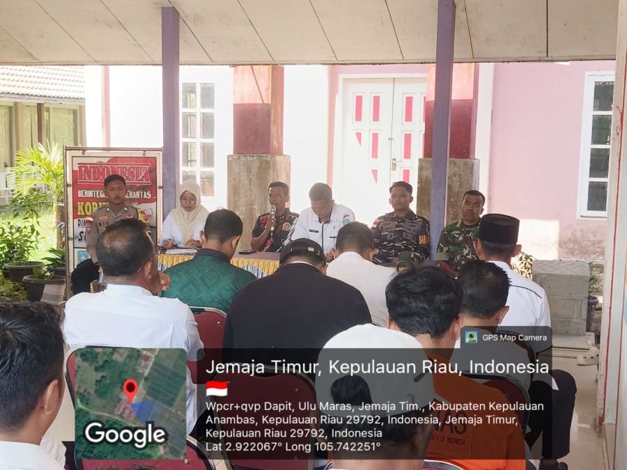 Babinsa Koramil 04/Letung Hadiri Rapat Pembentukan Panitia HUT ke-81 RI di Jemaja Timur