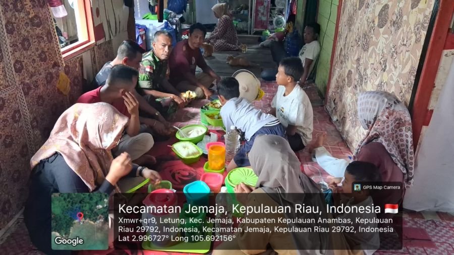 Babinsa Koramil 04/Letung Perkuat Silaturahmi dengan Warga Lewat Peringatan Maulid Nabi