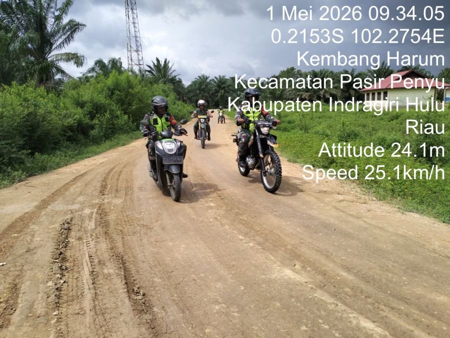 Babinsa Koramil 04/Pasir Penyu Dim 0302/Inhu Laksanakan Patroli Karhutla di Wilayah Binaan