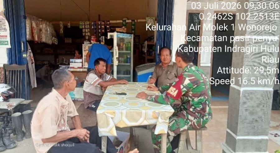 Babinsa Koramil 04/Pasir Penyu Gelar Komsos, Bahas Bahaya Narkoba dan Cegah Kenakalan Remaja di Air