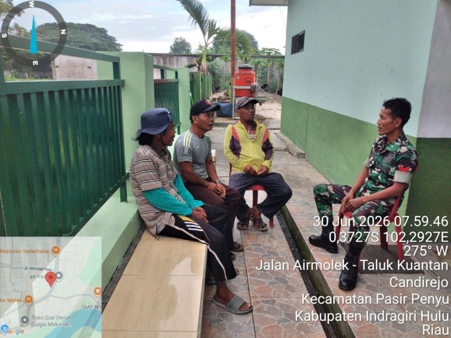 Babinsa Koramil 04/Pasir Penyu Laksanakan Komsos Bahas Keamanan dan Ketertiban di Desa Candi Rejo