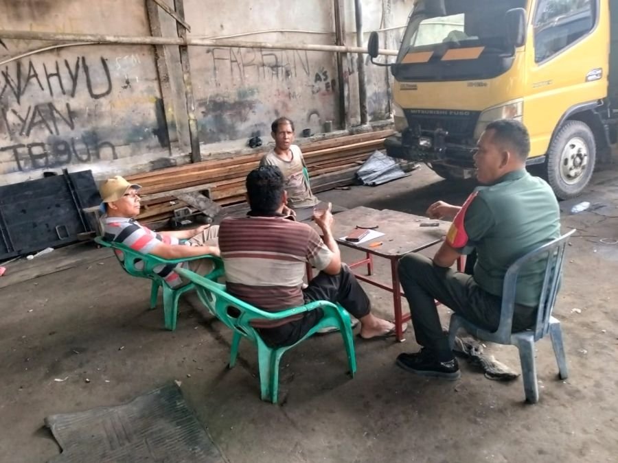 Babinsa Koramil 04/Perawang Aktif Jaga Kedekatan dengan Warga Lewat Komsos